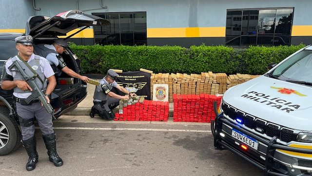 PMR e FICCO apreendem 825 kg de maconha em carro furtado na Rodovia Marechal Rondon