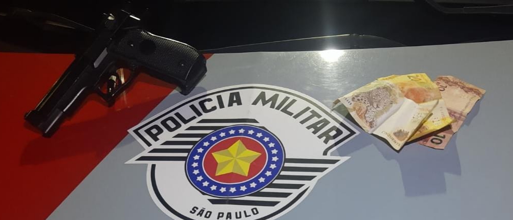 Vítima foi assaltada a mão armada