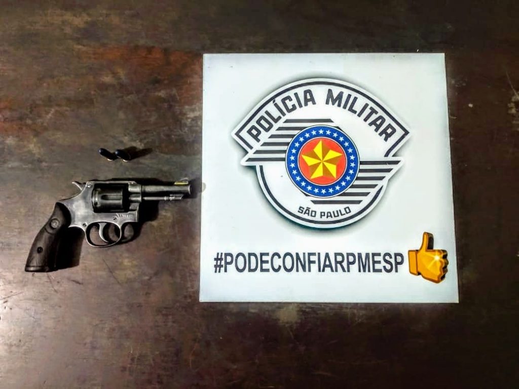 Arma usada para ameaçar mulher com disparo