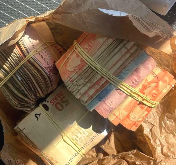 Homem é detido com mais de R$ 13 mil provenientes do tráfico de drogas (2)