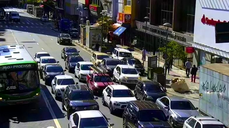 Idosa é atropelada em cruzamento no Centro de Campinas