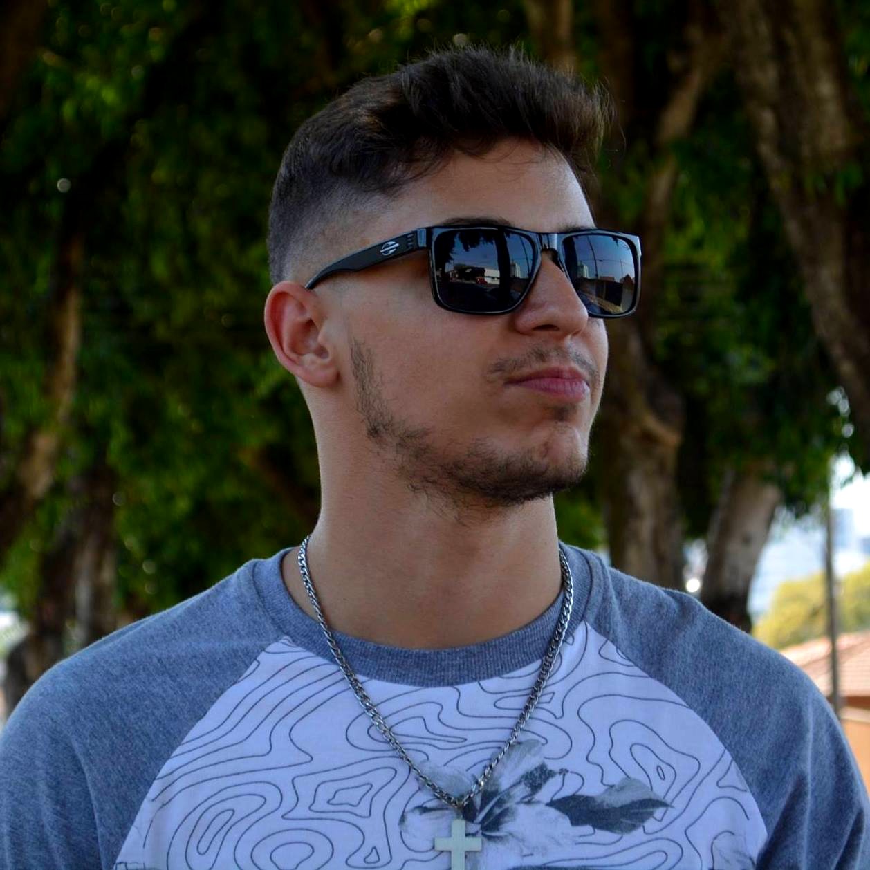 Jovem de 26 anos morre após bater moto contra poste em Araras