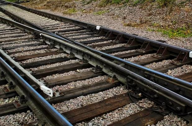 Mulher morre atropelada por trem em Campinas