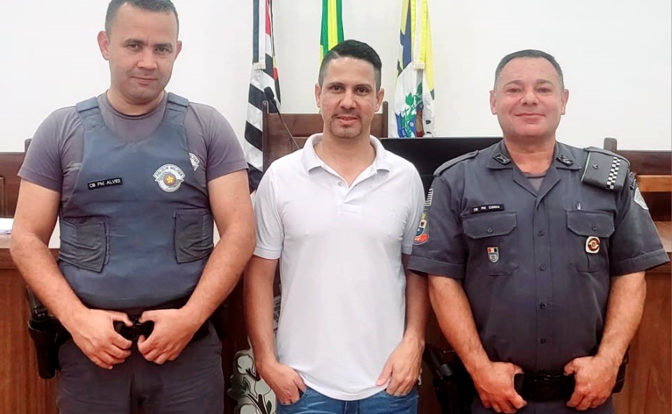 PMs que salvaram bebê engasgada em Conchal são homenageados na Câmara Municipal 1