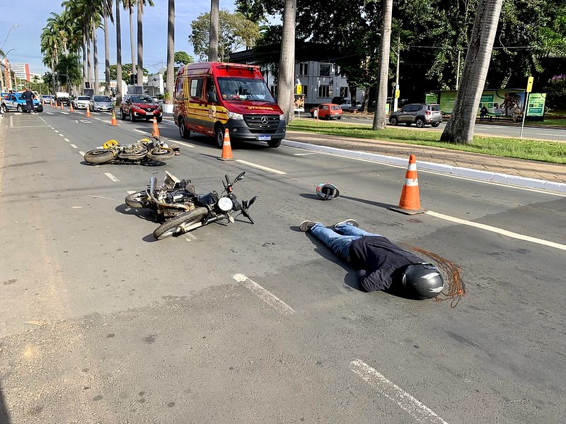 Simulação de acidente e blitz conscientizam motociclistas em Americana