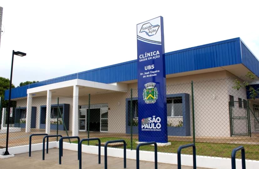 Bandidos furtam porta de madeira de UBS em Santa Bárbara