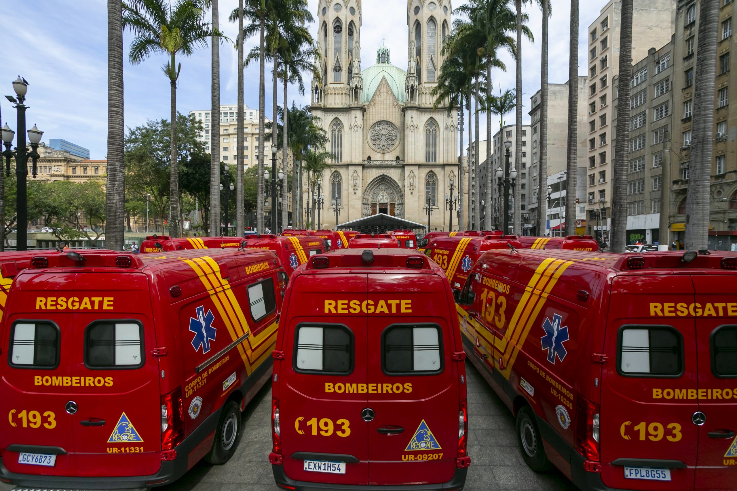 Corpo de Bombeiros recebe 48 novos veículos de resgate 1