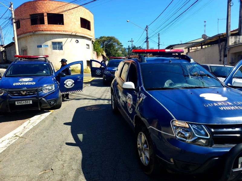 Homem é preso após ameaçar casal com pedaço de pau em Vinhedo 1