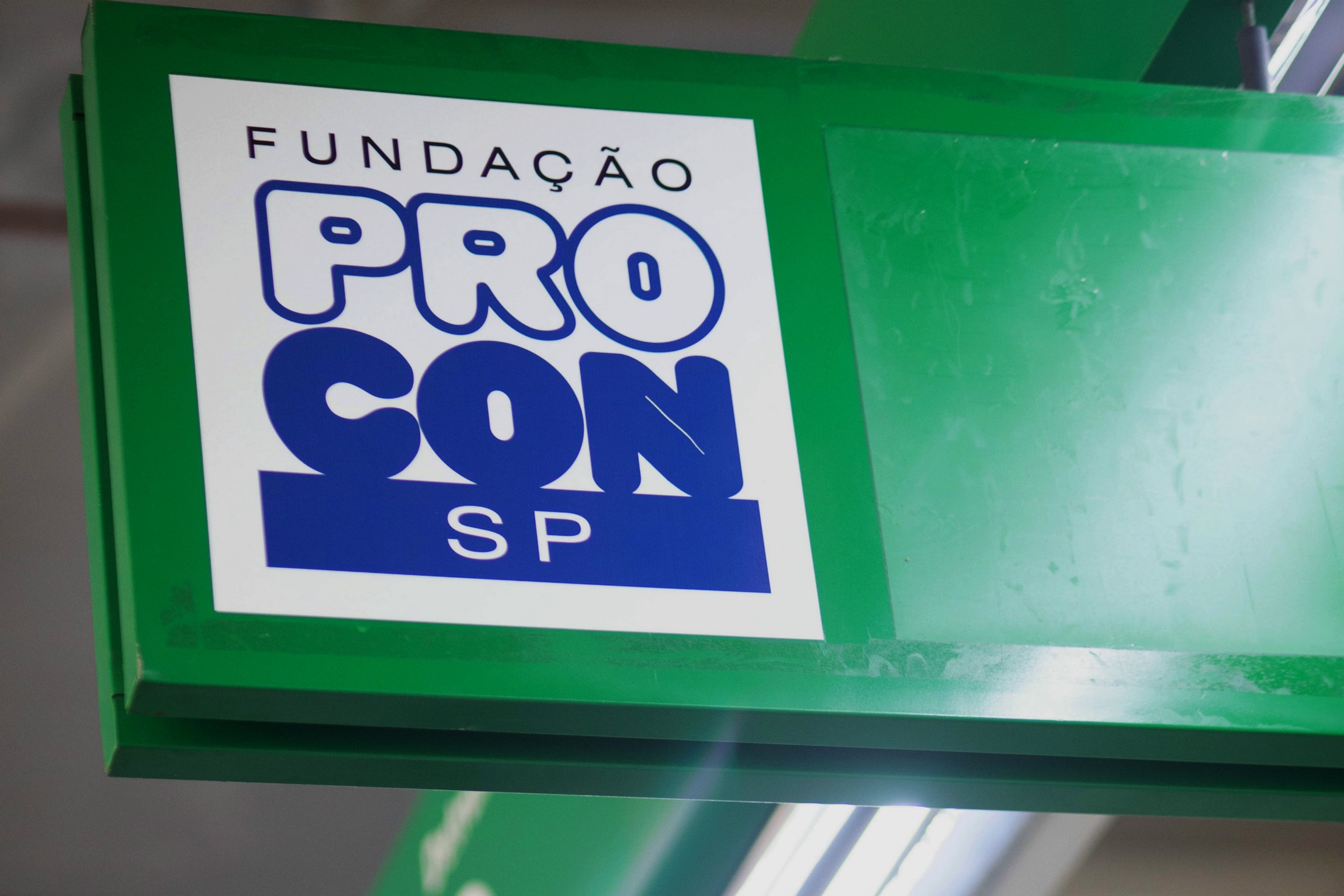Procon alerta sobre golpe que utiliza nome da instituição
