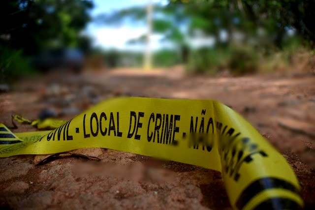 Rapaz de 19 anos morre esfaqueado em terreno baldio de Campinas