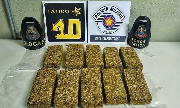 Trio é preso com tijolos de maconha em área rural de Piracicaba