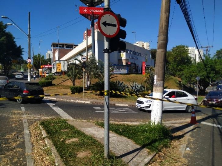 Atropelamento em cruzamento de Campinas mata dois idosos