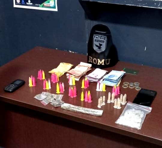 Mulher é presa por tráfico em bar no Jardim Amanda