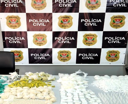 Polícia Civil prende casal de traficantes que mantinha adolescente em cárcere privado