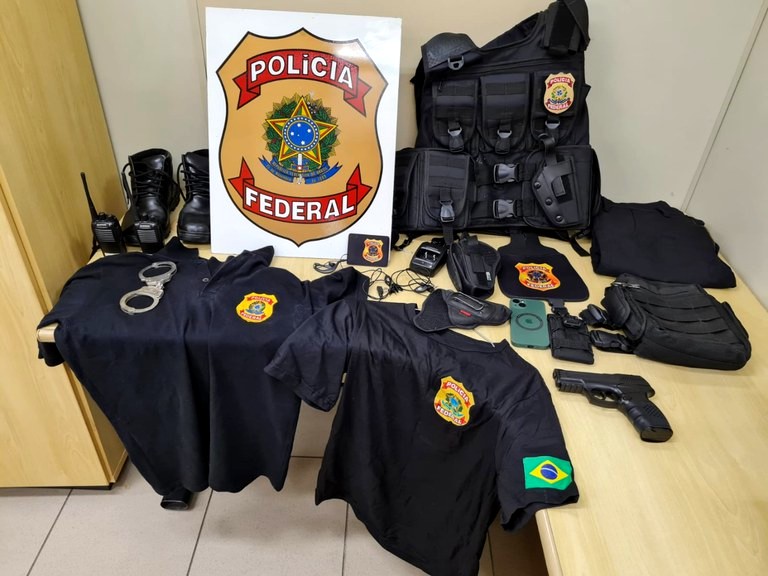 Polícia Federal prende falso policial que usava símbolos da instituição