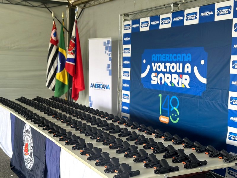 Prefeito Chico entrega 120 pistolas Glock para a Guarda Municipal