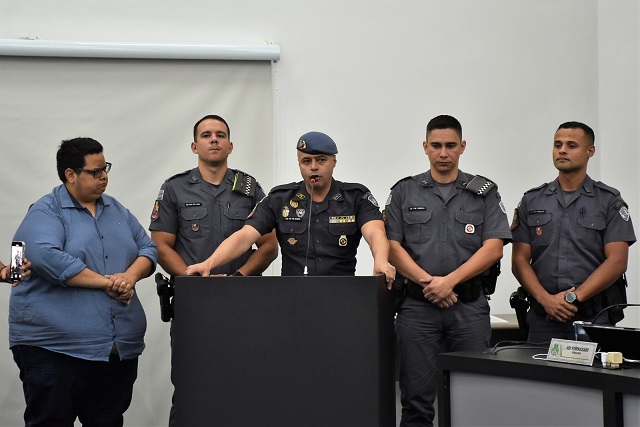 Policiais que frustraram roubo no Tivoli Shopping recebem Moção de Aplausos da Câmara Municipal