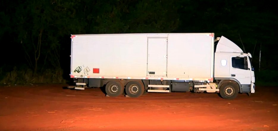 Caminhão perde os freios e atropela duas mulheres em Paulínia
