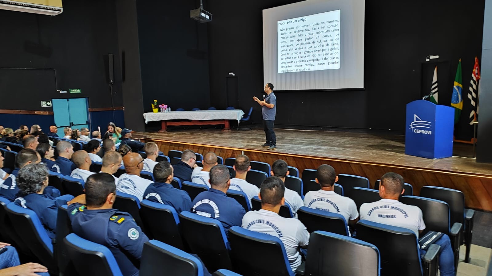 Guardas Civis de Vinhedo participam de palestra sobre importância da saúde mental