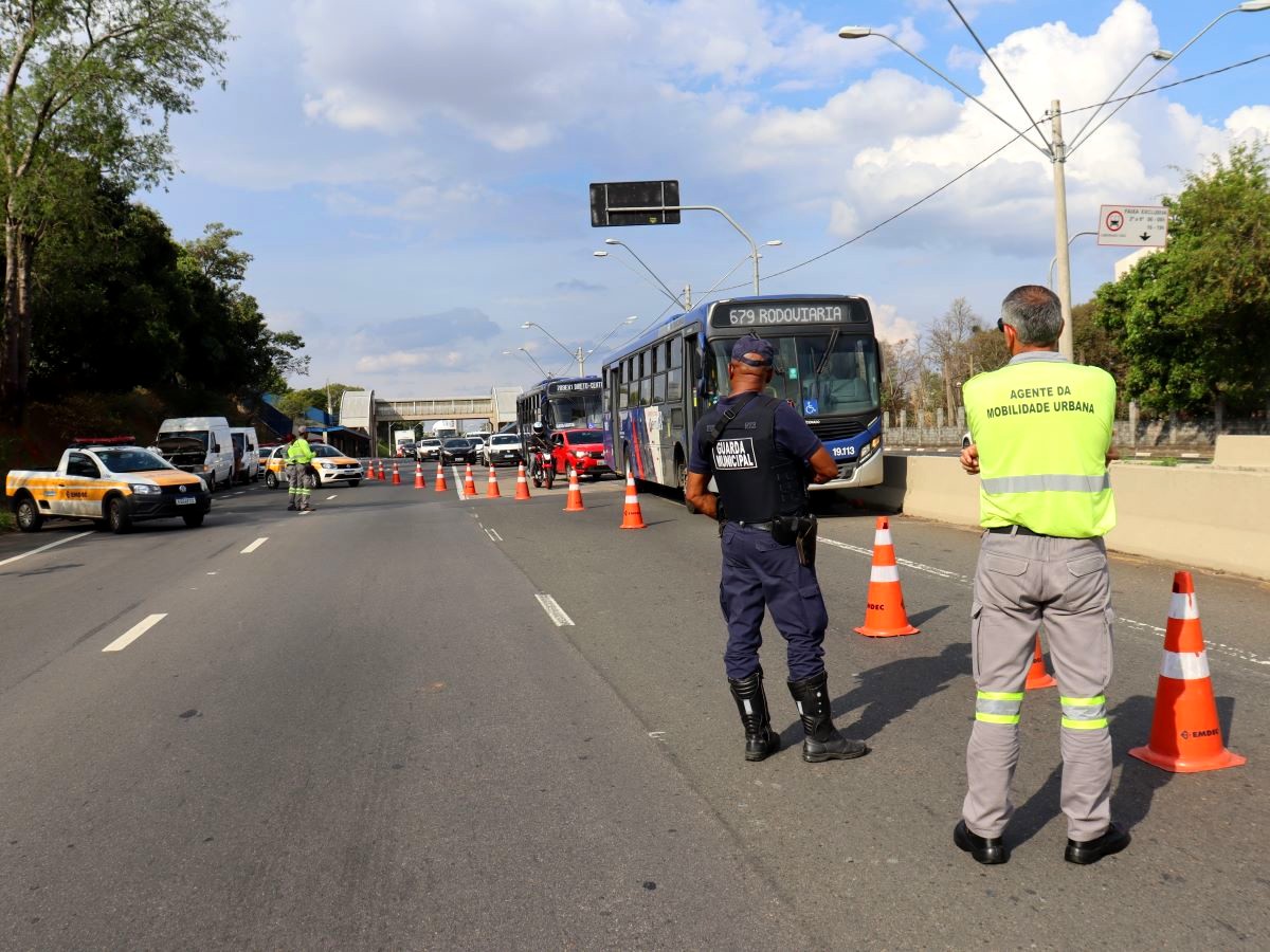 Operação Placa Escura na Lix da Cunha resulta em 112 autuações