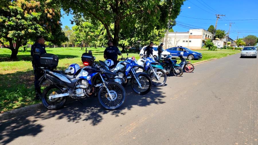 GCM de Limeira detém casal por furto de motocicleta em Iracemápolis