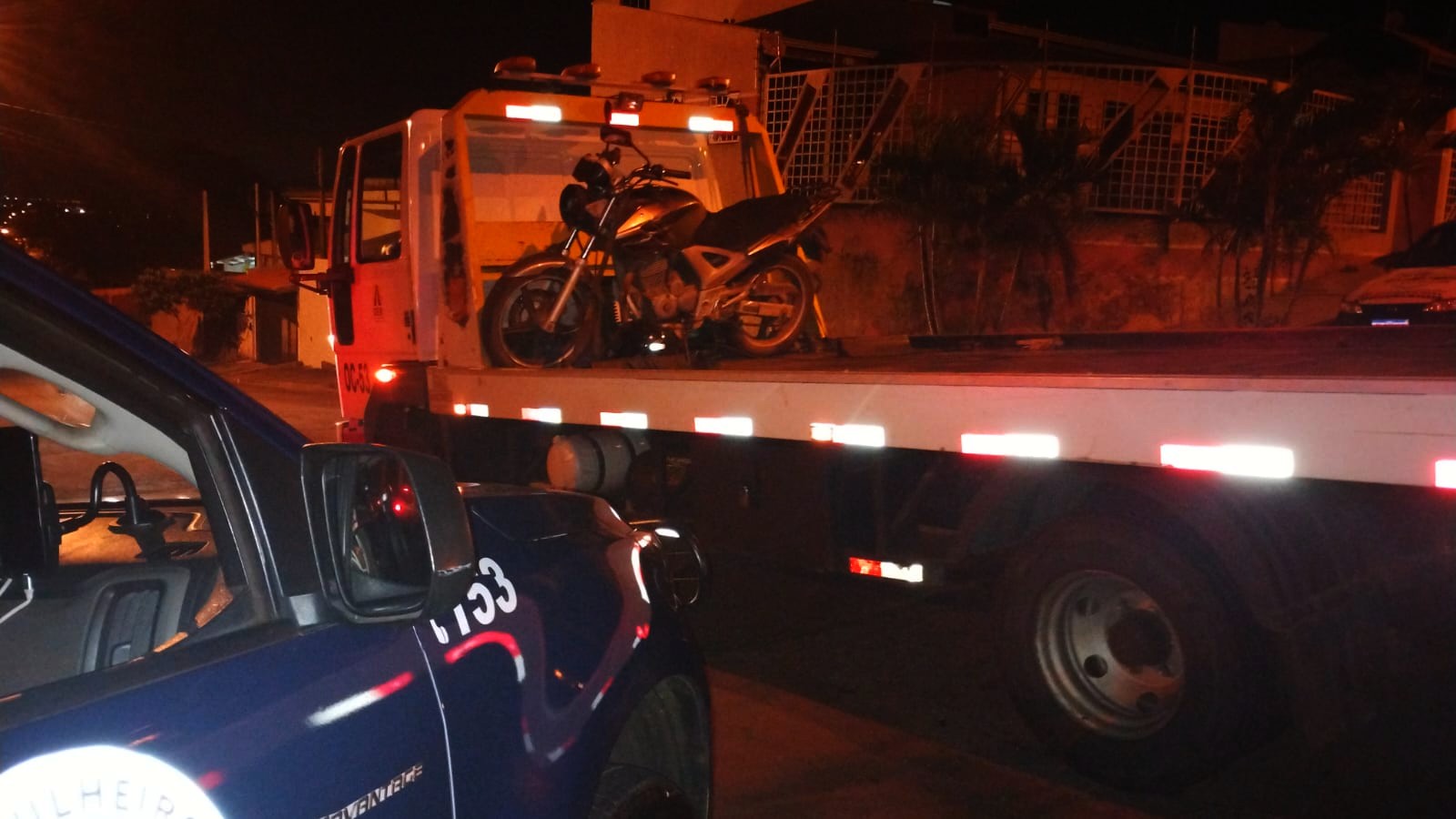 Homem é preso por tráfico após sofrer queda de moto no Jardim Europa