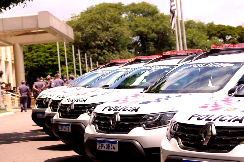 Homem resiste à abordagem e tentar agredir policiais em Araras