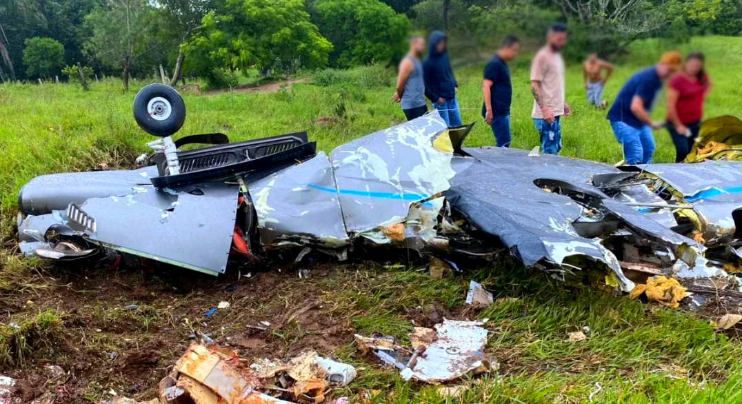 Avião cai em Minas Gerais e deixa sete mortos 1