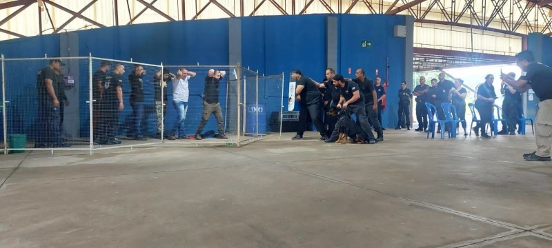 Canil da GCM de Valinhos é referência em seminário na cidade de Socorro