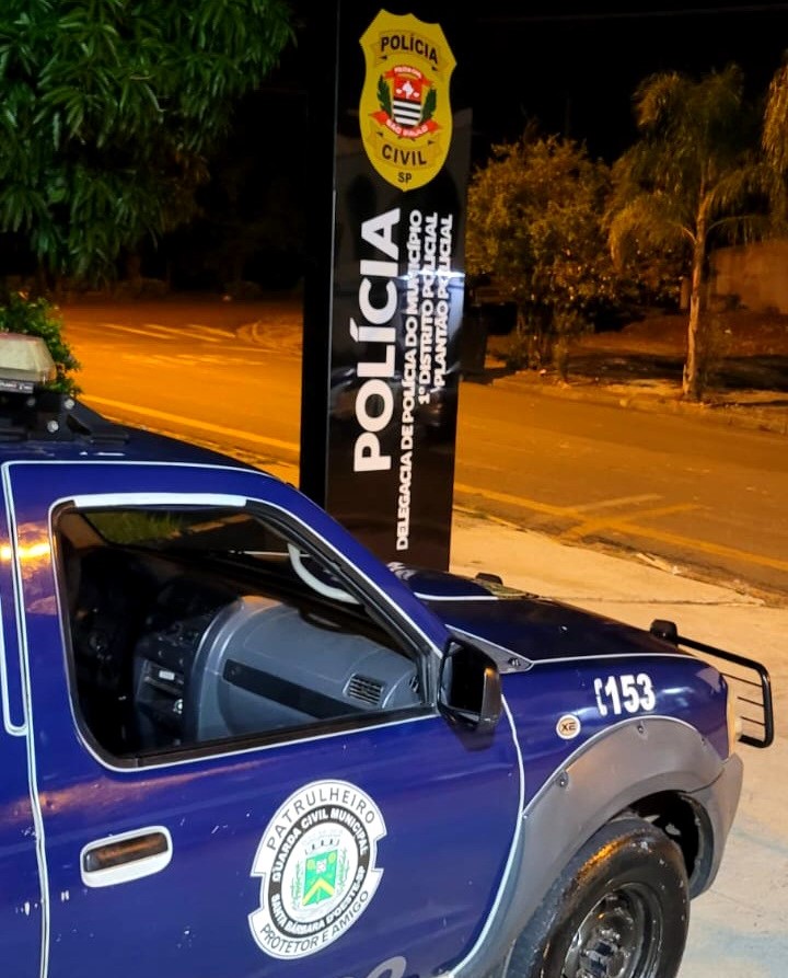 Dois procurados pela Justiça são detidos em Santa Bárbara