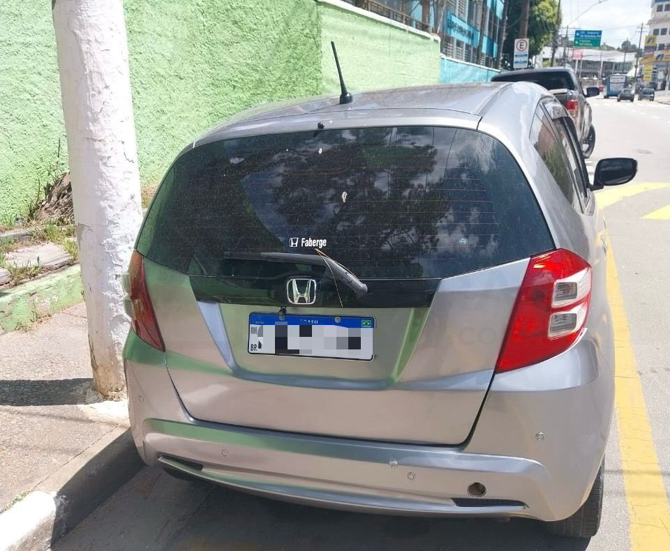 veículo utilizado em tentativa de furto a bancos do sicoob.