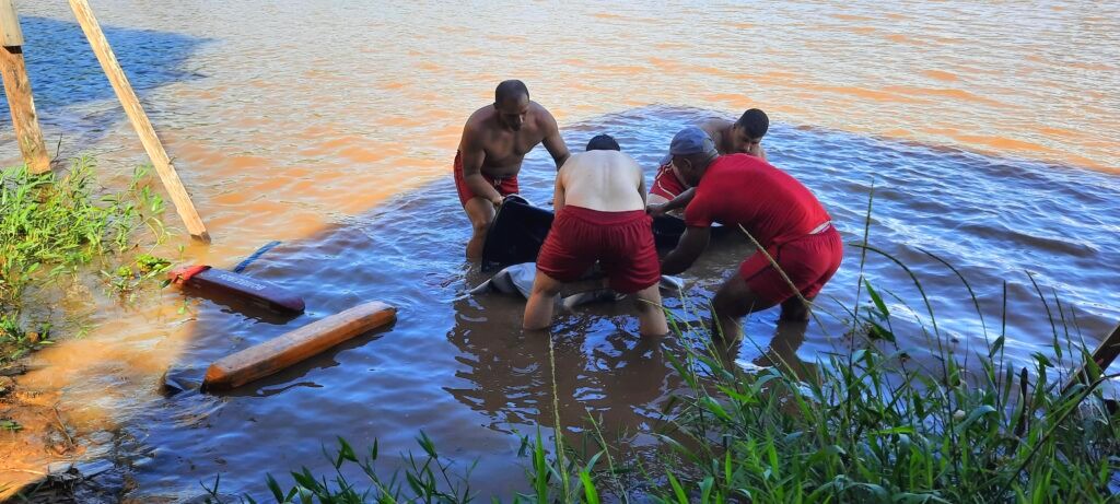 Bombeiros localizam corpo de homem que se afogou em represa de Cosmópolis