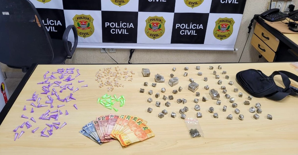 Polícia Civil flagra traficante vendendo drogas para menor em Jaguariúna