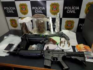 Polícia Civil encontra armas e drogas na casa de comerciante em Americana