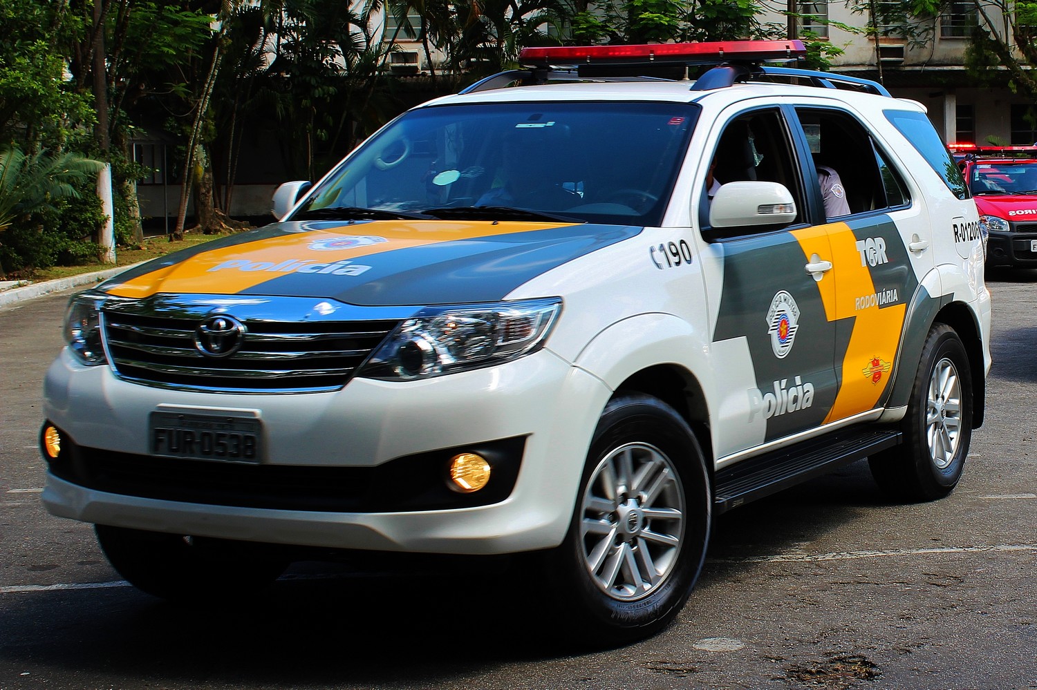 Polícia Rodoviária prende homem procurado por ameaça em Iracemápolis