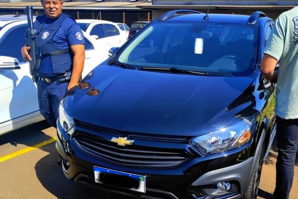 Carro furtado em Campinas é encontrado em empresa de Rio das Pedras