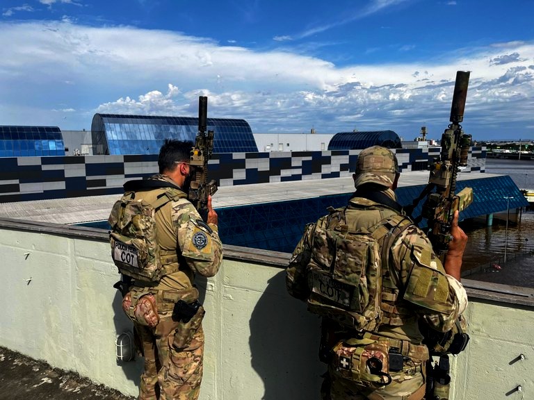 Comando de Operações Táticas da Polícia Federal assume segurança do aeroporto de Porto Alegre