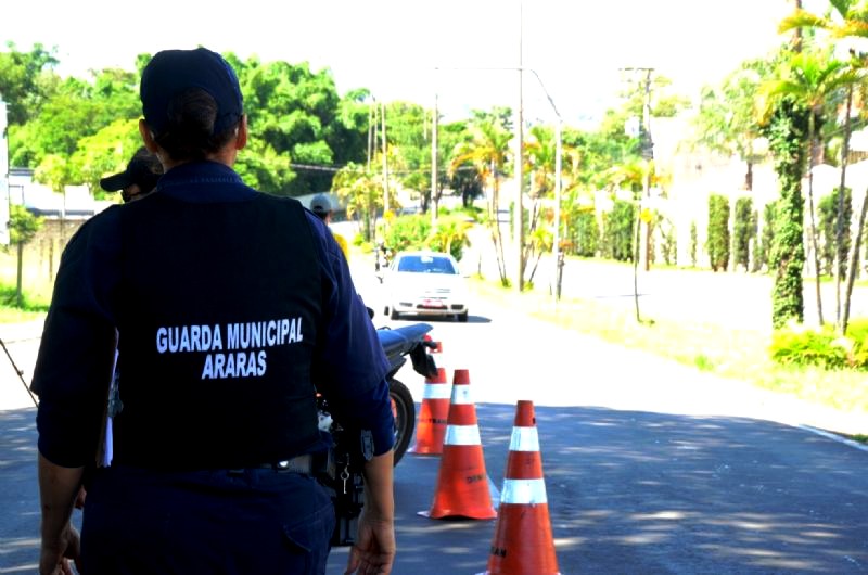 Mulher é presa por tráfico em Araras