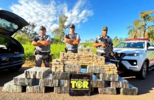 Polícia Rodoviária apreende meia tonelada de maconha e skunk em Pirapozinho