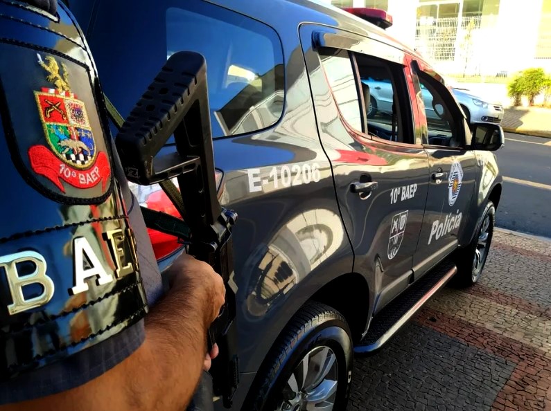 Três pessoas são detidas com 1,5 kg de drogas em residência de Limeira