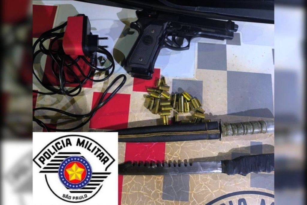 Dupla é detida com réplica de pistola e munições em Saltinho