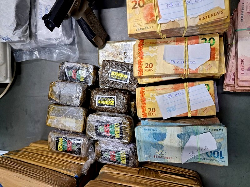 Dupla é presa com mais de R$ 200 mil e 450 porções de drogas em Campinas 1