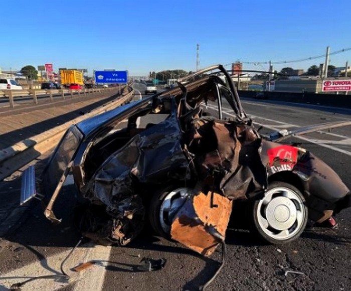 Grave acidente entre carros e moto deixa um morto na Rodovia Anhanguera em Campinas