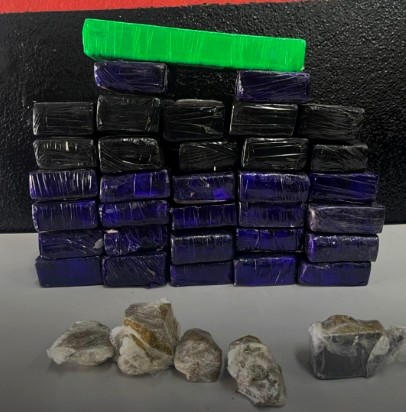 PM prende traficante com 32 tijolos de maconha em Campinas