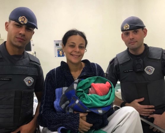 Policiais militares realizam parto emergencial em Osasco