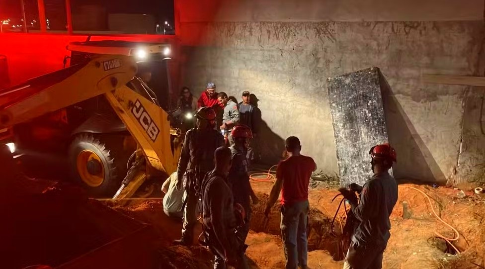 Criança de 2 anos é salva por bombeiros após cair em buraco de 5 metros em Indaiatuba