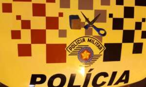 Dupla é detida durante furto de veículo em Rio das Pedras