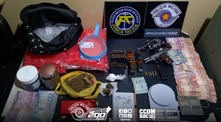 PM apreende drogas, armas e munições no Jardim Adelina em Leme