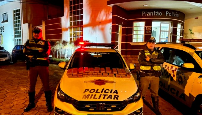 Polícia Rodoviária prende passageira com 25 kg de maconha na bagagem em Iaras