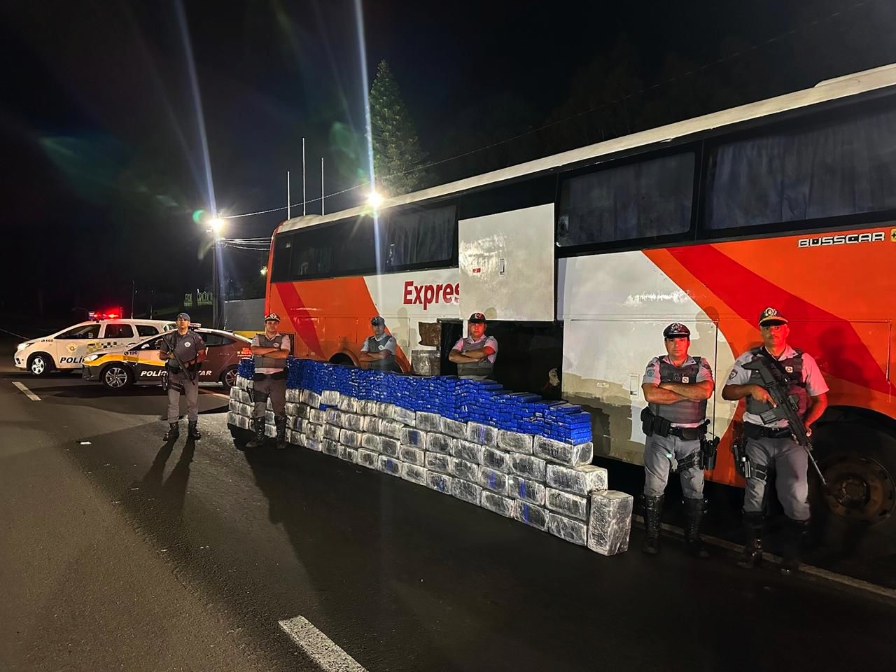 Trio é preso com 1,5 tonelada de maconha em ônibus de viagem em Presidente Prudente